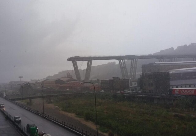 Motorvejsbro kollapset i Italien - 22 døde