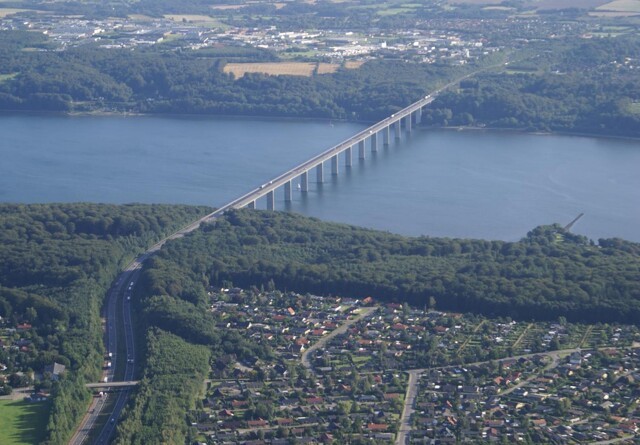 Vejarbejde færdig på Vejlefjordbroen før tid