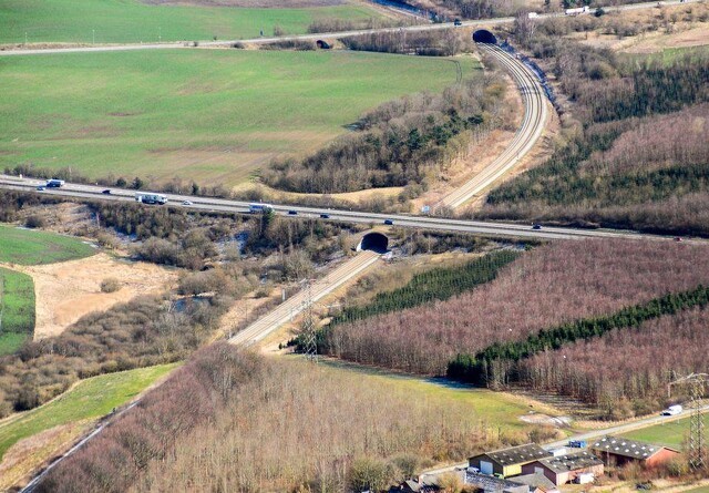 Tre motorvejsbroer over jernbanen udvides