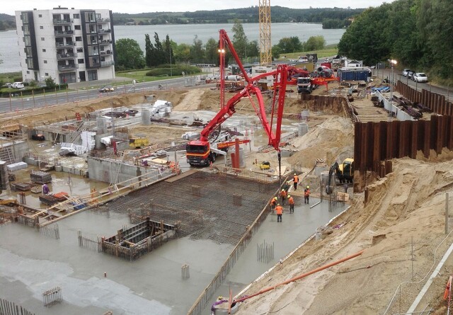 1200 kubikmeter beton strømmede til Viborg