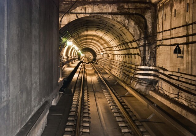 Strid om milliarder lægger metroarbejdet ned