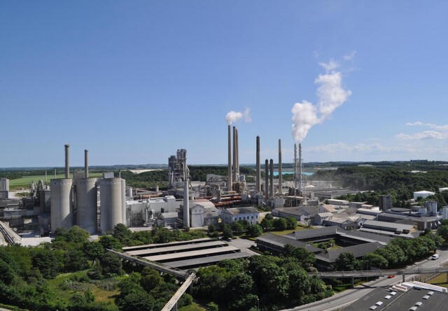 Regeringen indgår CO2-reducerende samarbejde med cementproducent