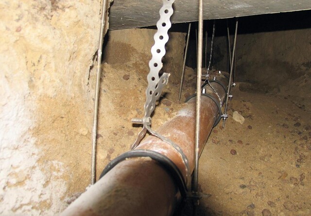 Byg-Erfa om opstropning:
Undgå at kloakudledningen knækker under bygningen