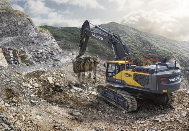 To nye Volvo-gravemaskiner i 50 tons-klassen