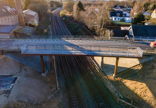 Jorton løfter danske jernbanebroer