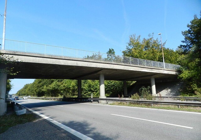 Entreprenør sørger for stærkere autoværn på to motorvejsbroer