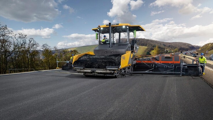 Volvo sætter strøm til asfaltafrettere